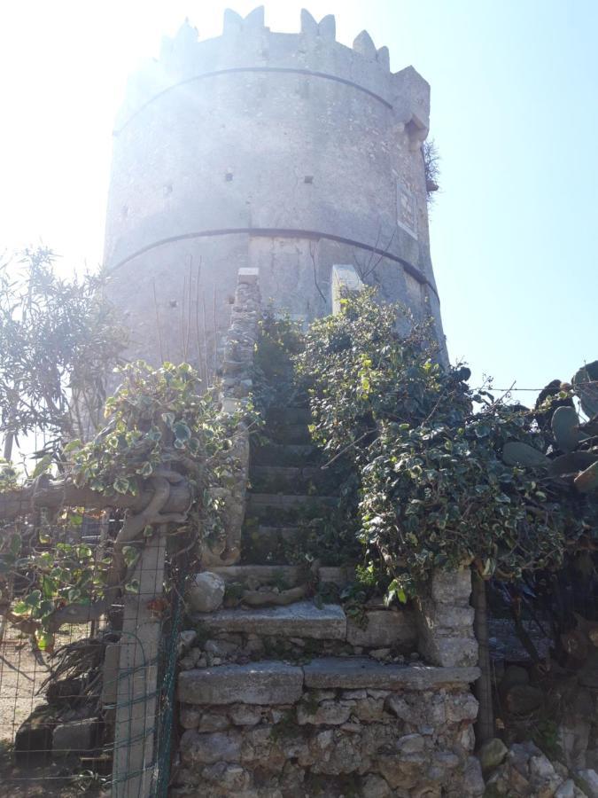 B&B Torre Del Lago 2 Foce Varano Exterior photo