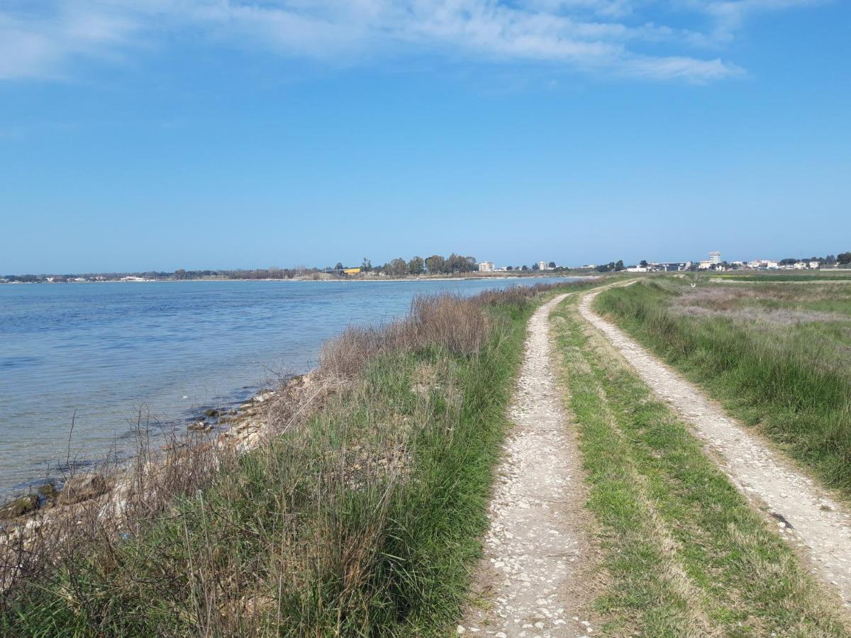 B&B Torre Del Lago 2 Foce Varano Exterior photo